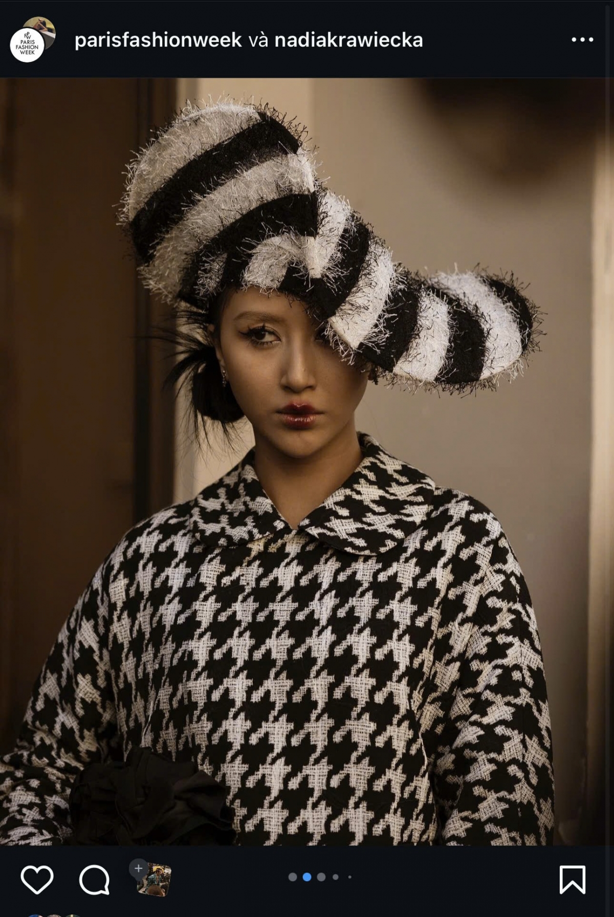 quynh anh shyn xuat hien tren trang chu cua tuan le thoi trang paris hinh anh 2
