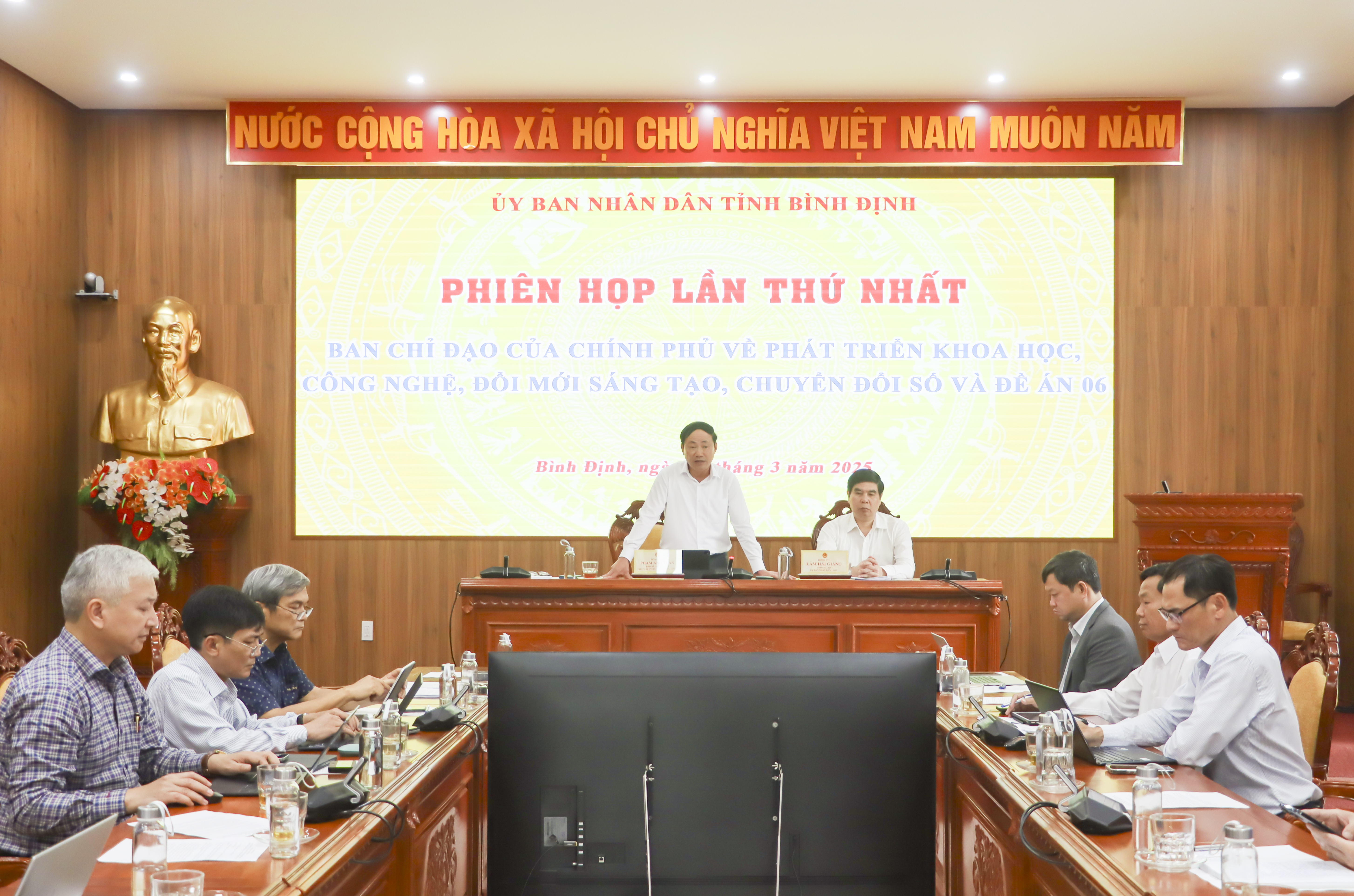 Phiên họp thứ nhất Ban Chỉ đạo của Chính phủ về phát triển Khoa học công nghệ, đổi mới sáng tạo, ...