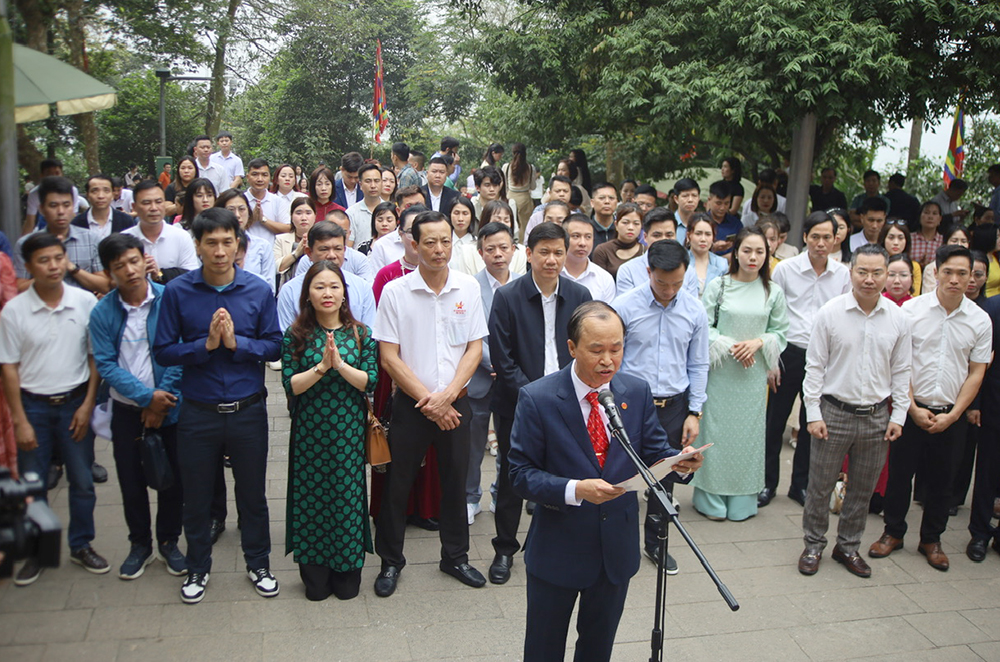 Young Entrepreneurs Association of the provinces: Offering incense 