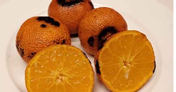 Grilled tangerines, a hit in 'When Life Gives You Tangerines', are not only delicious, but Vietnamese people also use them to treat coughs and colds.