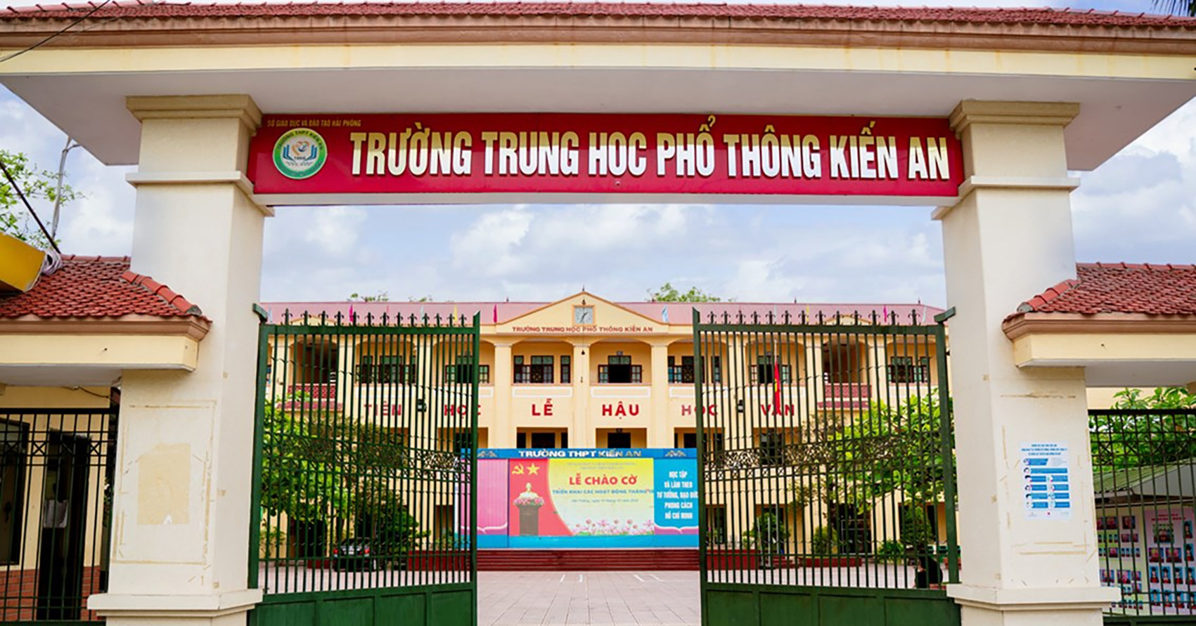 Nhà trường lên tiếng về thông tin ồn ào con chó đi lạc bị bảo vệ trói, làm thịt