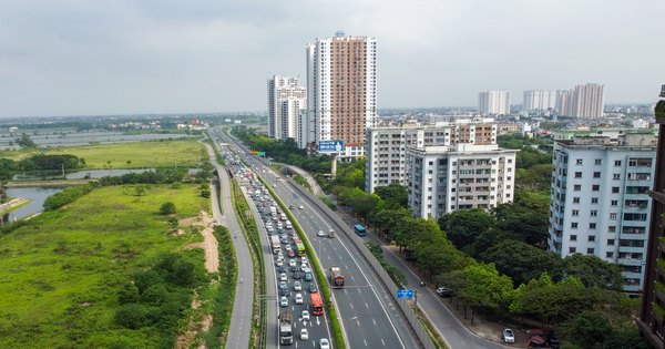 Panorama of Phap Van - Cau Gie expressway before expansion to 10 km