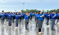 3,000 young people perform in unison to welcome the Congress of the Vietnam Youth Union of Binh Dinh province