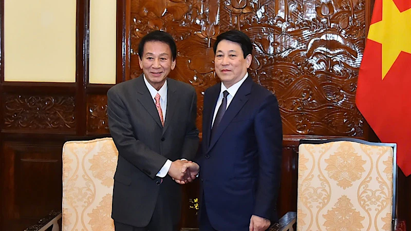 Presidente Luong Cuong: La buena relación entre Vietnam y Japón cuenta con la contribución del ex embajador especial Sugi Ryotaro