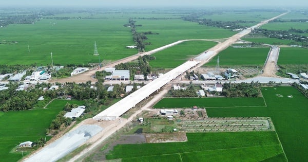 Removing obstacles to speed up two expressway projects in the Mekong Delta, creating development momentum