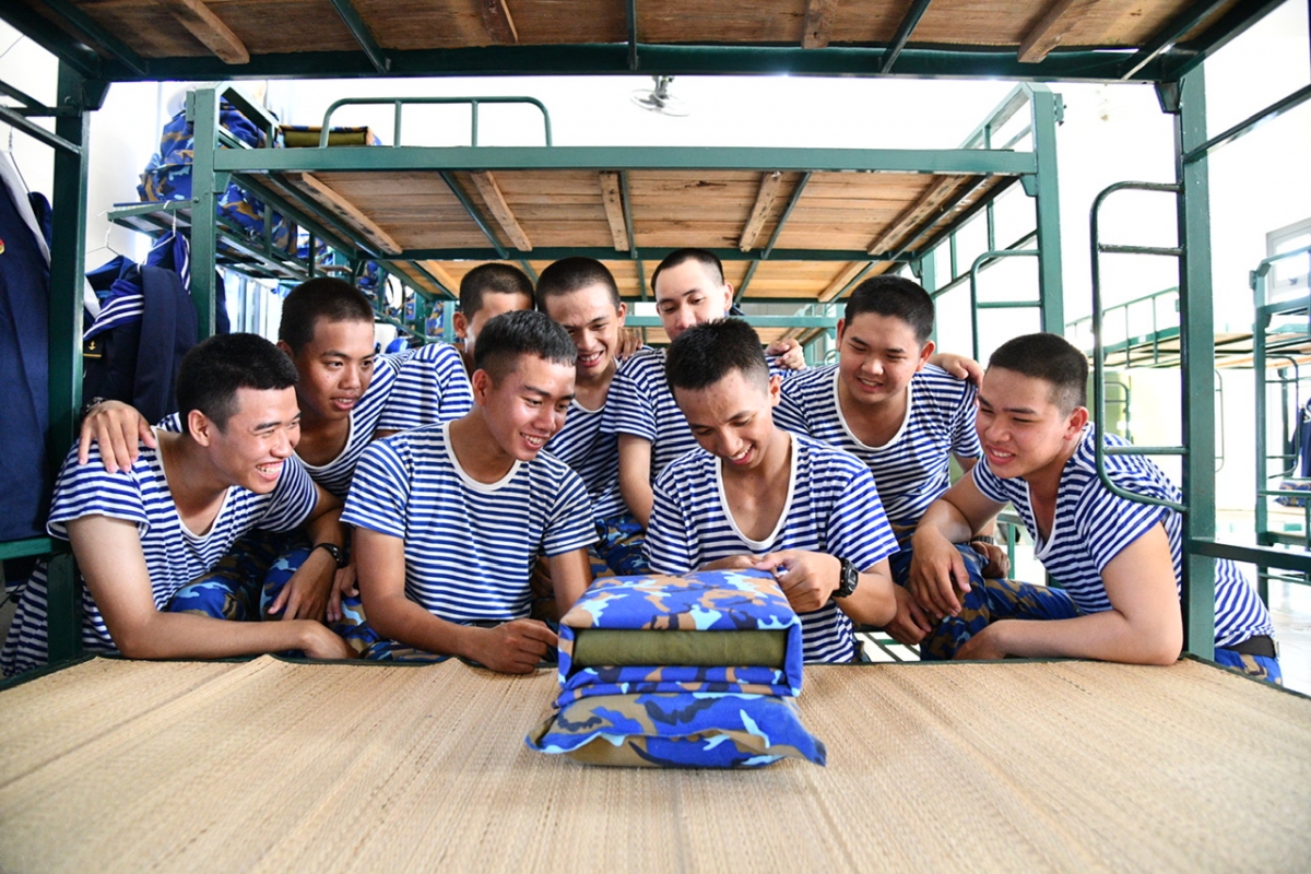 mot ngay cua tan binh hai quan hinh anh 2