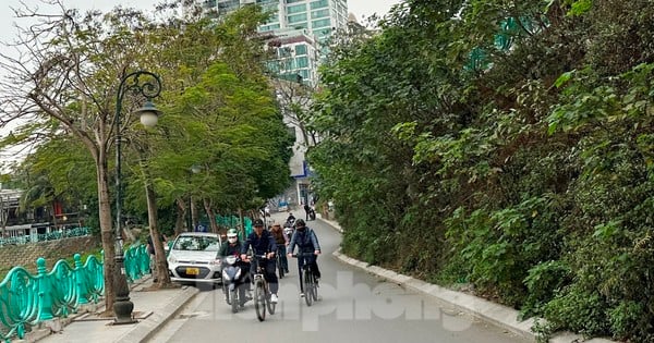 ภาพระยะใกล้ของถนนเวสต์เลคที่จะขยายเป็น 21 เมตรด้วยสะพานลอย