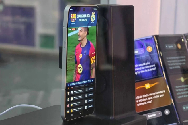 Samsung khoe loạt ý tưởng smartphone gập siêu thú vị tại MWC - Ảnh 1.