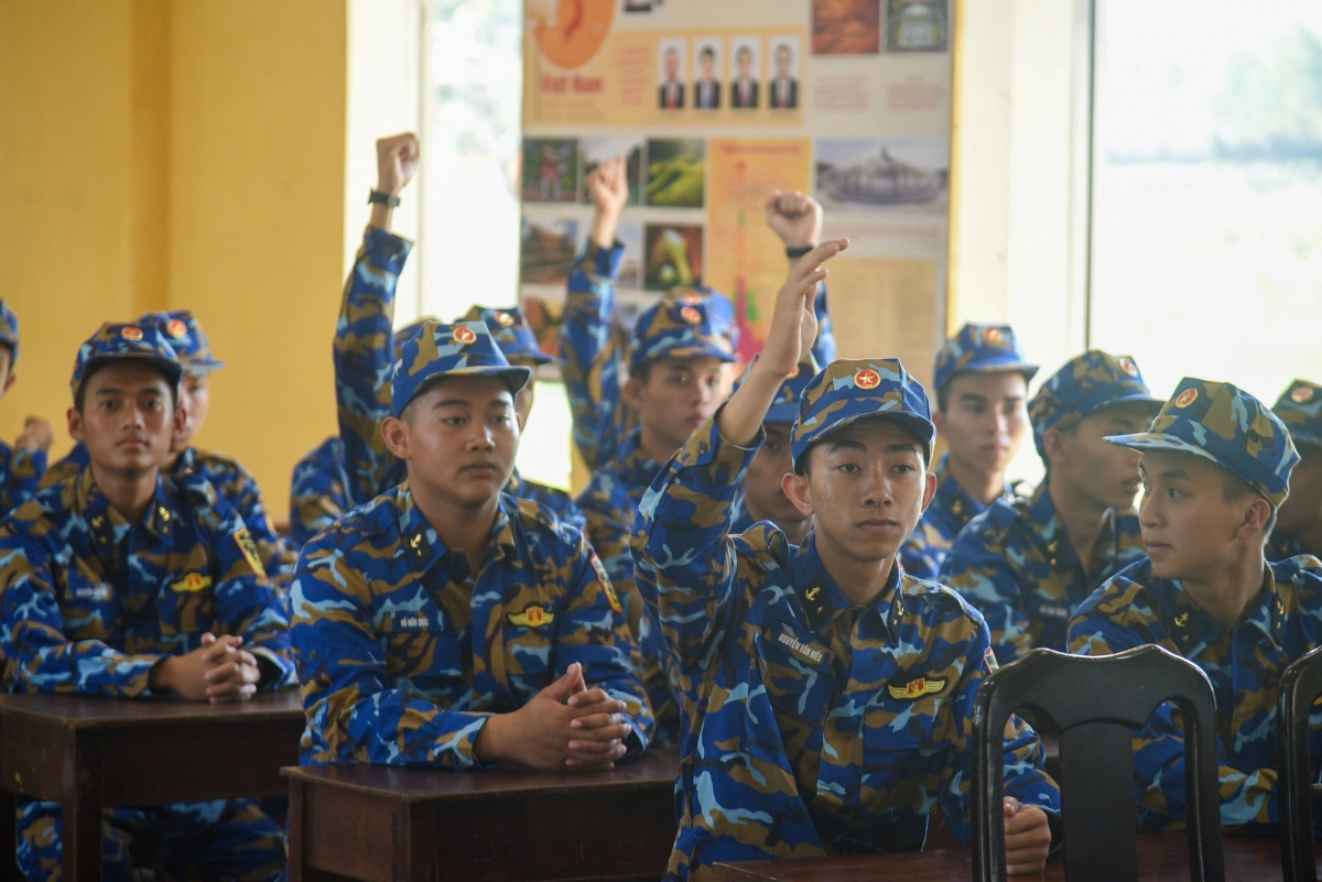 mot ngay cua tan binh hai quan hinh anh 12