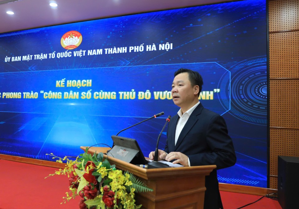 Der ständige stellvertretende Vorsitzende des Komitees der Vietnamesischen Vaterländischen Front in Hanoi, Nguyen Sy Truong, sprach auf der Konferenz  