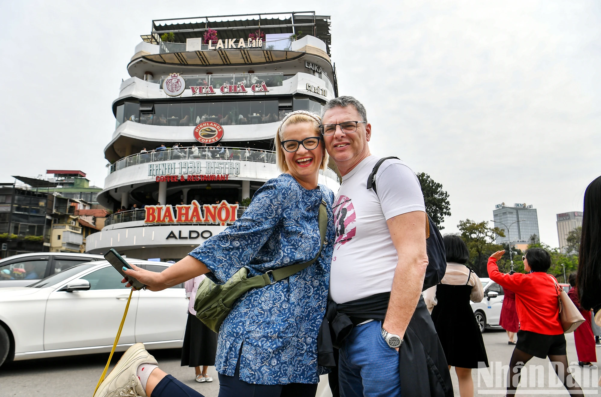 [Foto] Miles de personas visitaron el edificio 