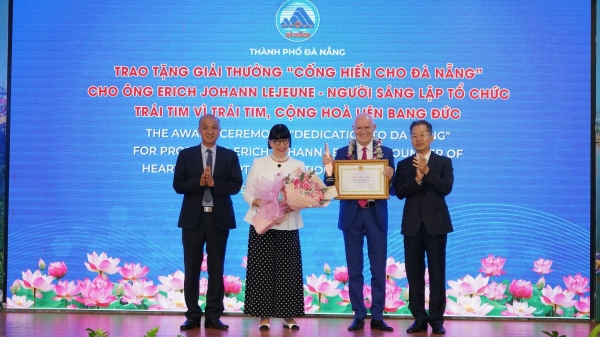 The journey "Heart for heart" in Da Nang of a German professor and his wife