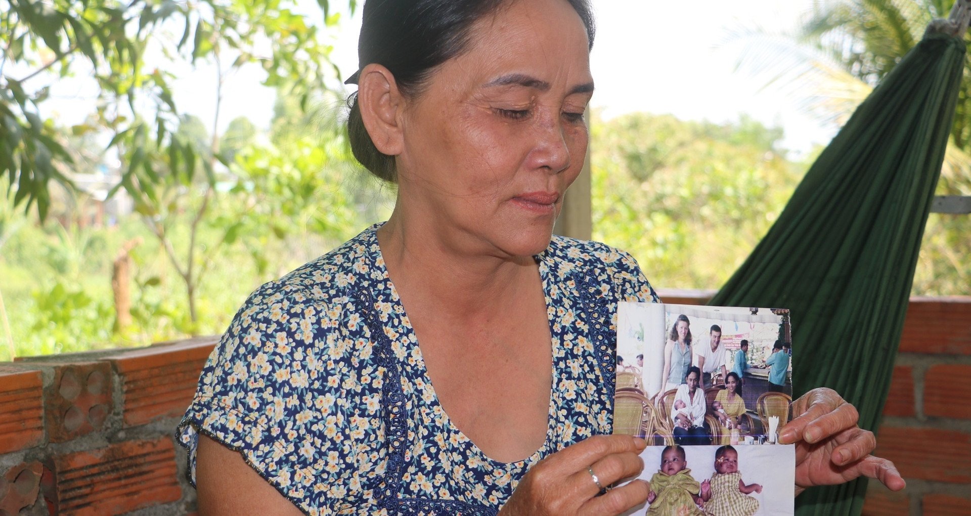 Vietnamesische Mutter trifft nach 27 Jahren wieder auf französische Tochter und sagt herzliche Worte: „Ich hoffe, du hasst mich nicht.“