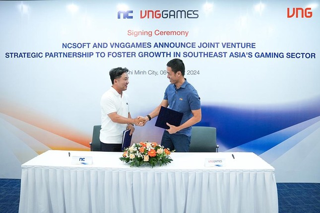 VNGGames announced the release of the super product Lineage2M in Vietnam photo 2