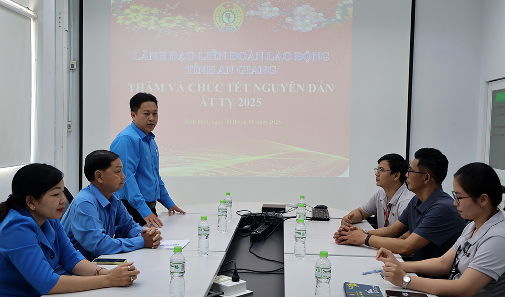 省労働組合が外資系企業を訪問し、新年の挨拶を述べる。