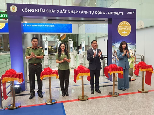 The first airport in Vietnam to complete 100% automation process