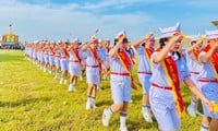 Nghe An children perform team ceremony and organize attractive folk games