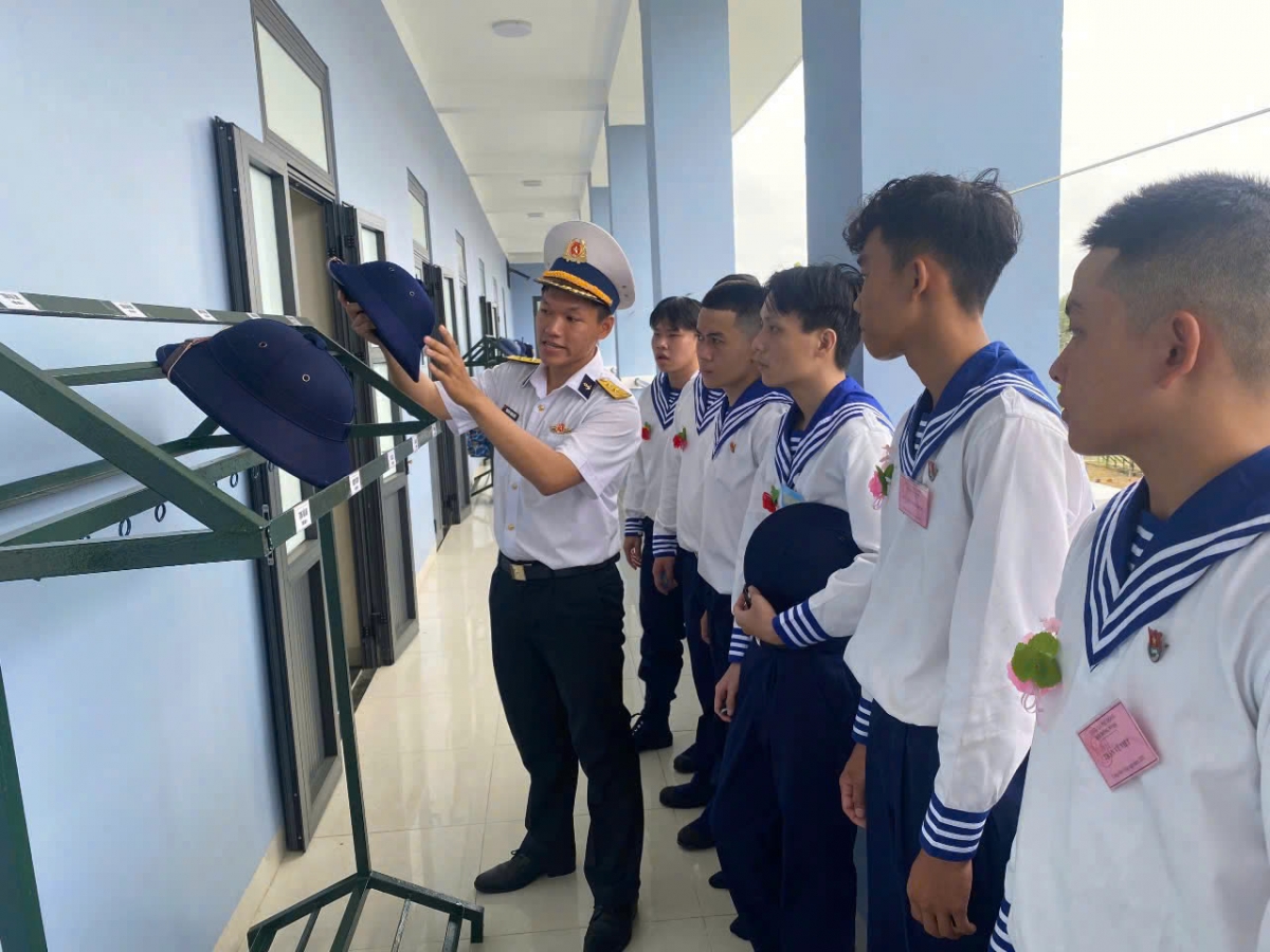 mot ngay cua tan binh hai quan hinh anh 16