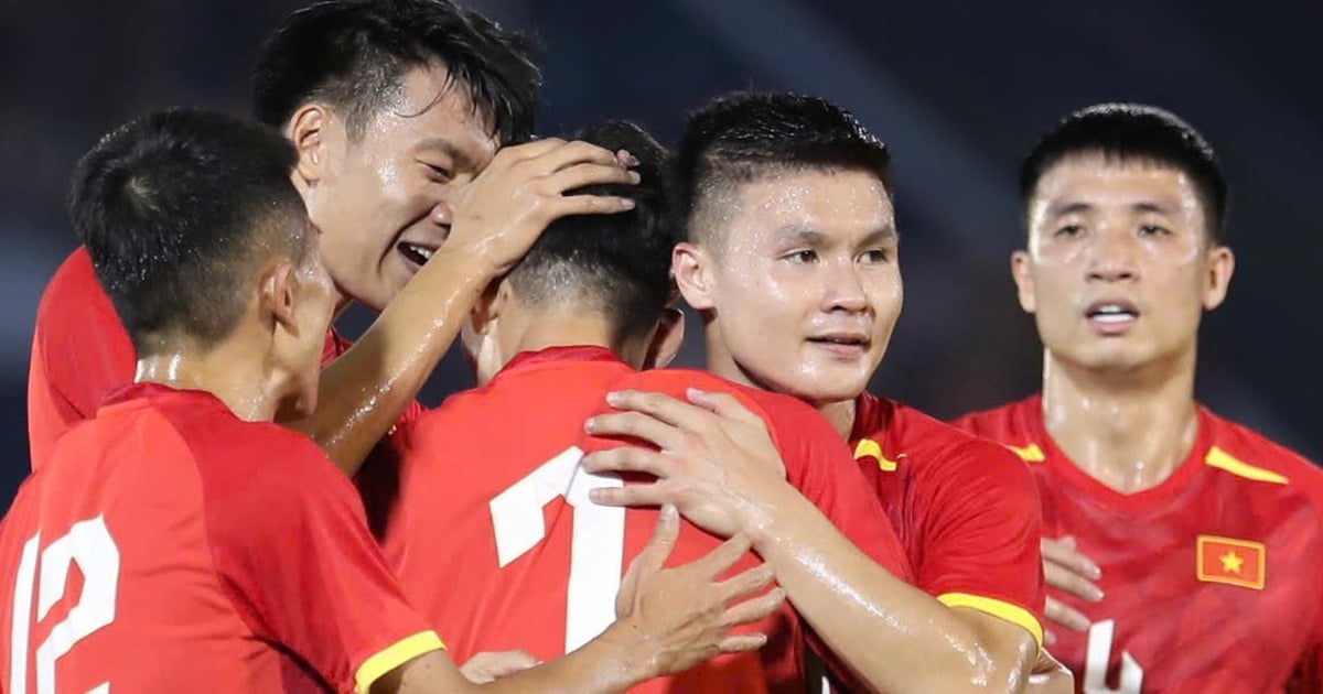 How many points did the Vietnamese team increase in the FIFA rankings after winning against Cambodia?