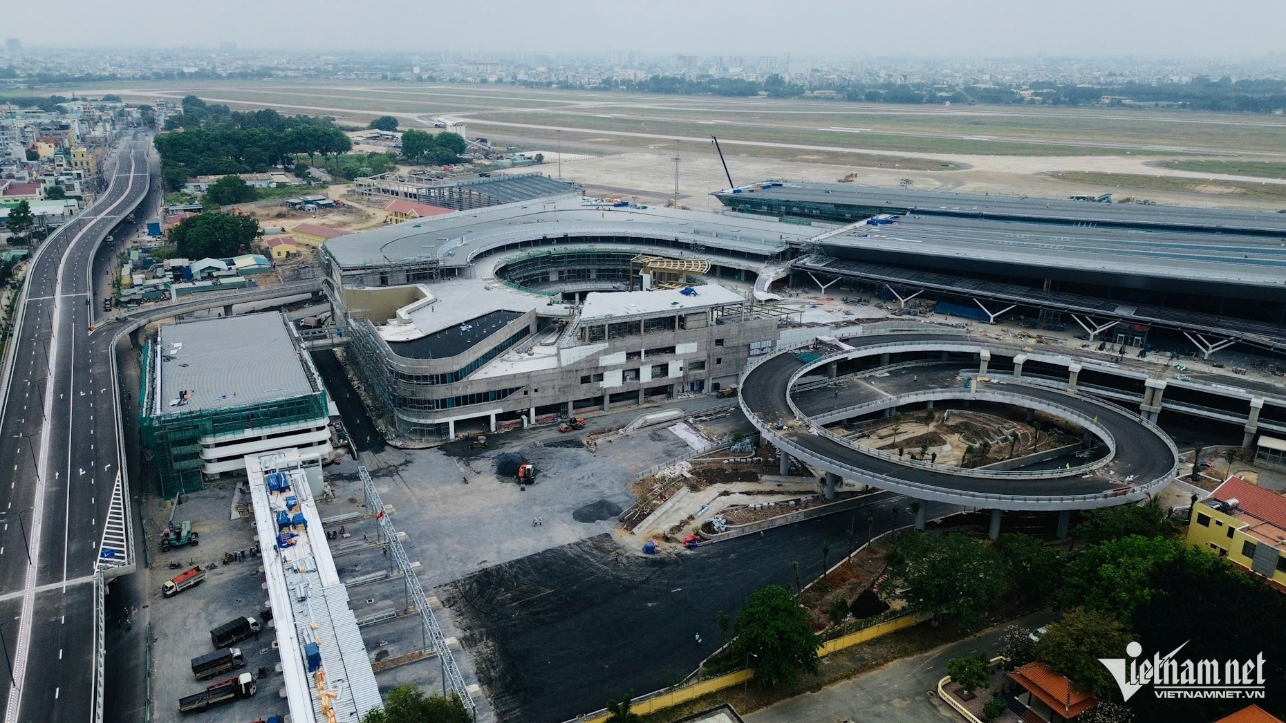 Speeding up to bring Tan Son Nhat T3 station to the finish line on the occasion of April 30th holiday