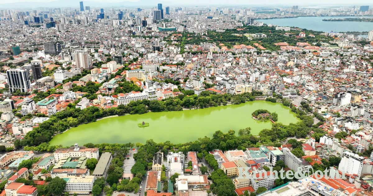 Where will the agencies and households involved in the project to renovate the space east of Hoan Kiem Lake be relocated?