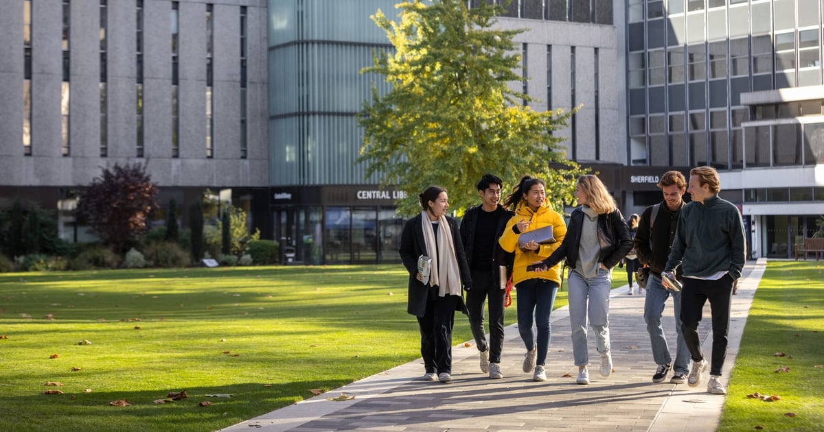 英国は4月以降、多くの種類の学生ビザや観光ビザの料金を値上げした。