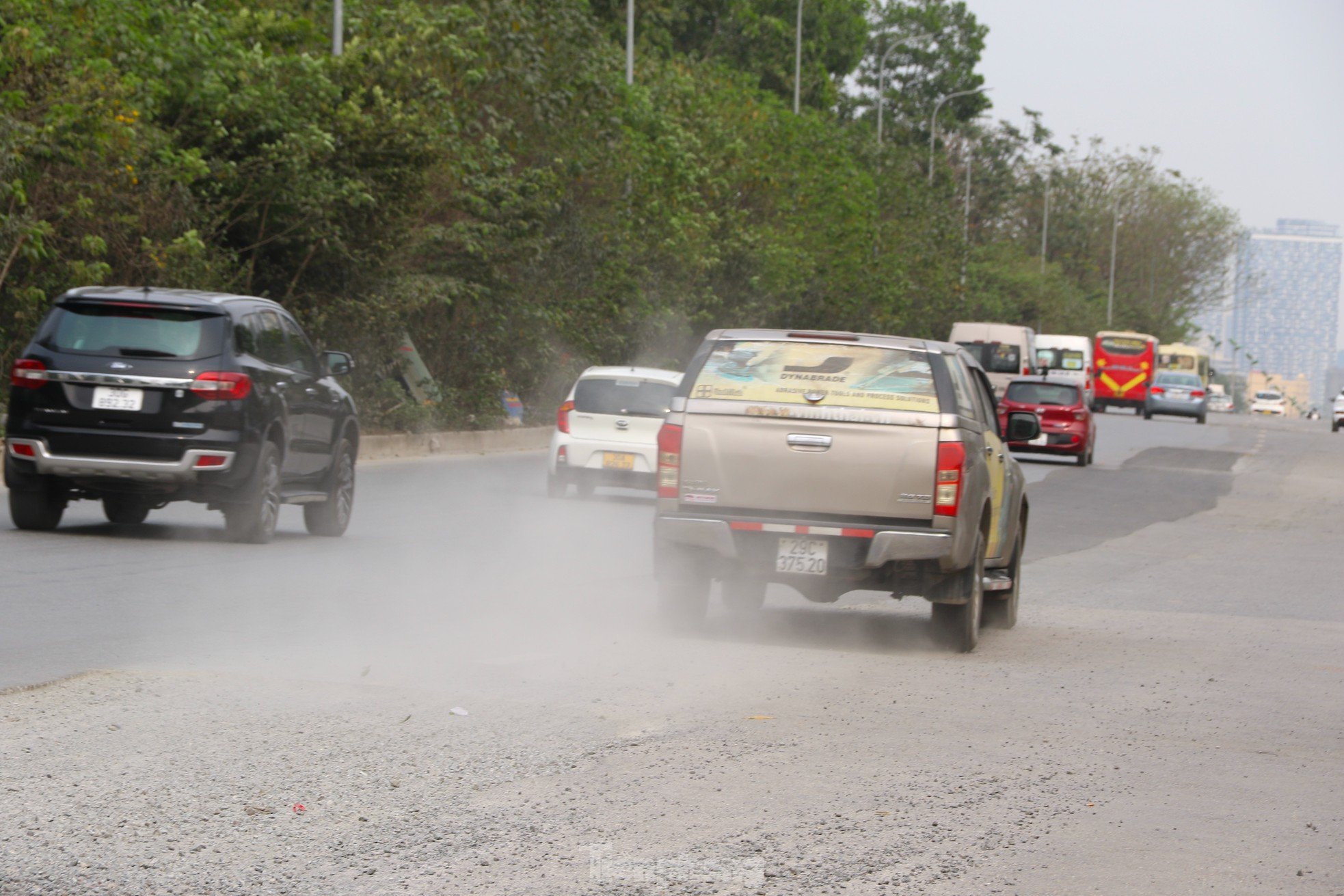 'Buffalo life', 'scratched grooves' on many streets of the capital after repair photo 3