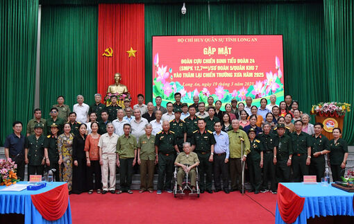 Long An Provincial Military Command met with veterans of Battalion 24, Division 5, Military Region 7 to revisit the old battlefield.