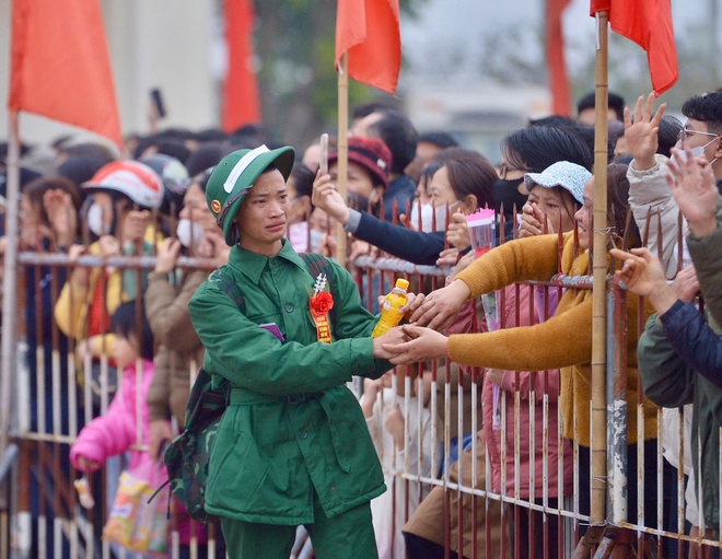 'Hoàn thành nghĩa vụ quân sự sẽ về nhà cưới em'- Ảnh 20.