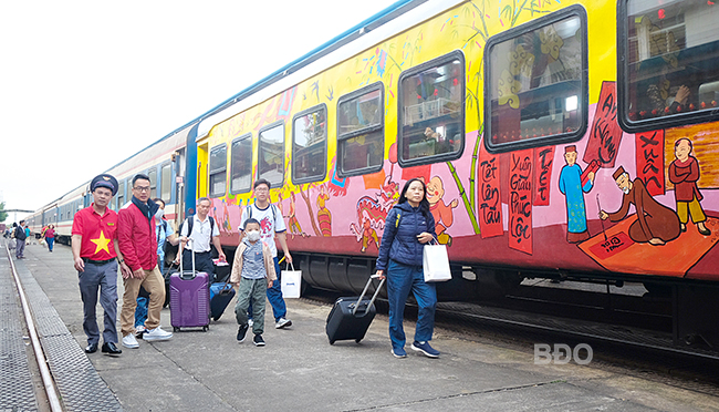 Touristen mit dem Zug nach Binh Dinh locken