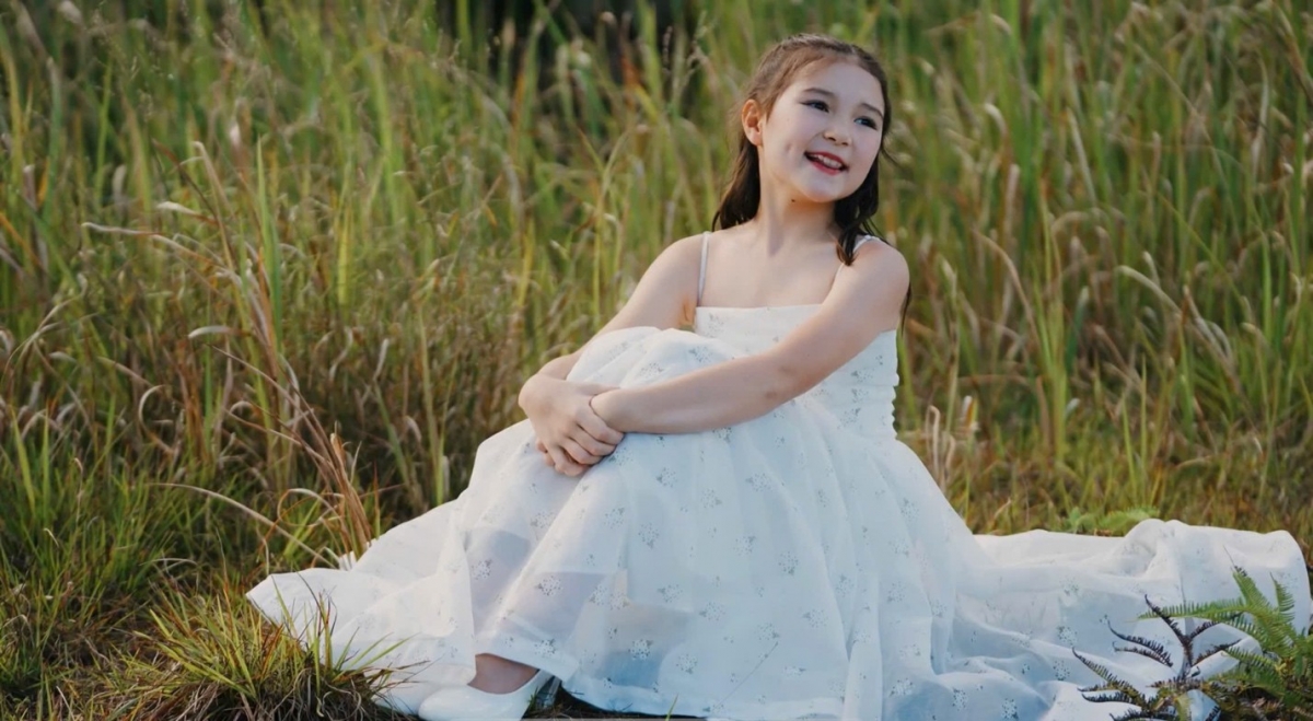  emily wagner don tim khan gia voi ca khuc chua lanh hinh anh 1