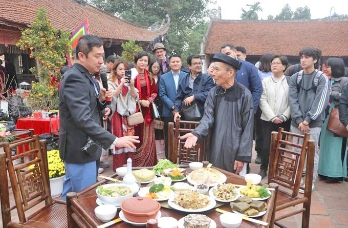 Introducing the New Year's Eve party at Tet Lang Viet in Lang Co, Lam Thi, Xa Son Tay.-Anh Khanh Nguyen.jpg