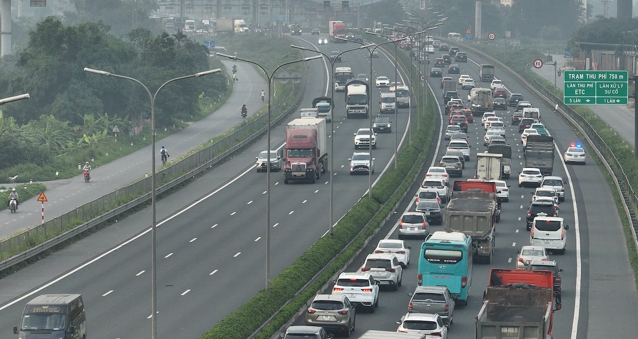 Acuerdan estudiar la ampliación de la autopista Phap Van-Cau Gie a 12 carriles