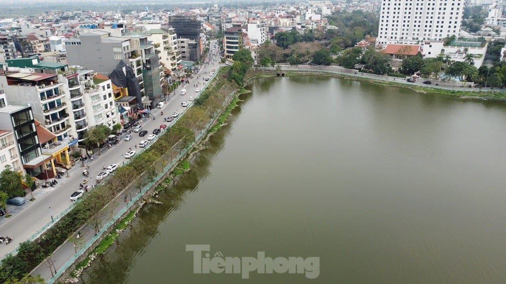 ภาพระยะใกล้ของถนนเวสต์เลคที่จะขยายเป็น 21 เมตรด้วยสะพานลอย ภาพที่ 5