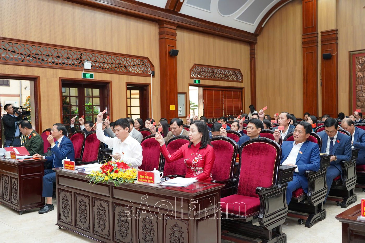 การประชุมสภาจังหวัดเพื่อพิจารณาเรื่องสำคัญมีมติเห็นชอบเรื่องเศรษฐกิจ