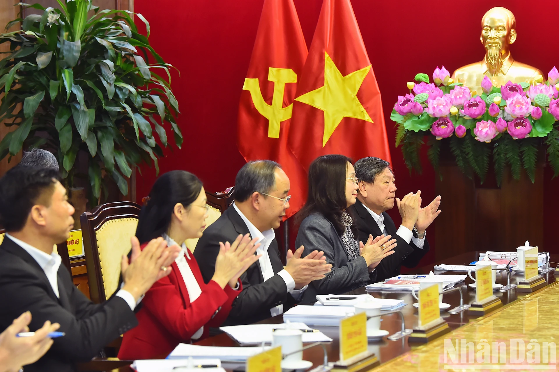 [Photo] La conférence a approuvé le projet de rapport sur les résultats de l'inspection du Comité permanent du Comité provincial du Parti de Quang Ninh. Photo 1