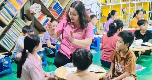 Creative teachers and comfortable environment help students confidently use English