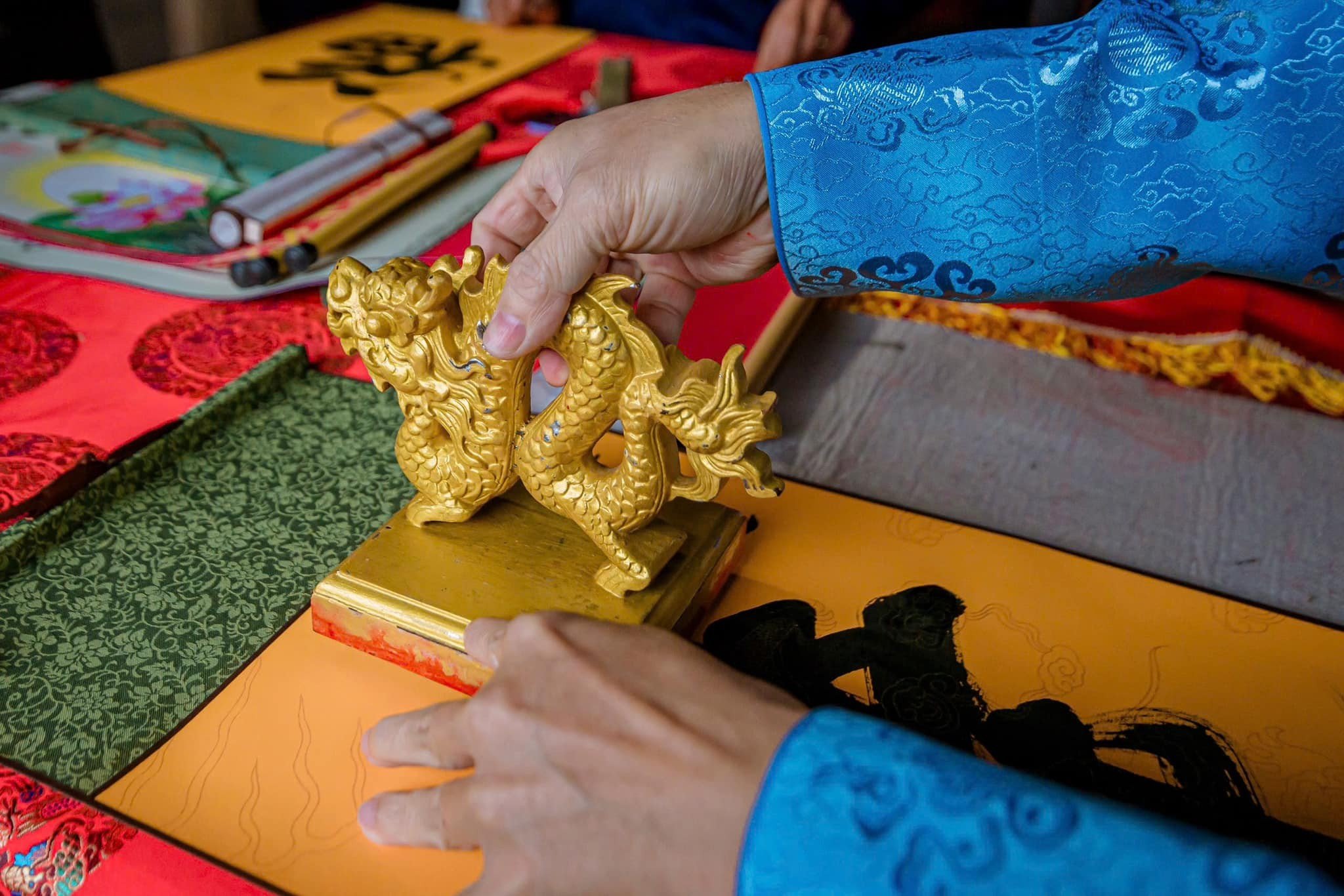 Khai ấn đầu năm không chỉ gợi nhắc về quá khứ vàng son của Hoàng cung Huế mà còn bồi đắp lòng tự hào dân tộc, giúp thế hệ hôm nay kết nối với cội nguồn. (Ảnh: Trung tâm Bảo tồn di tích cố đô Huế)