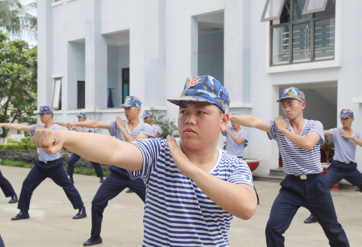 mot ngay cua tan binh hai quan hinh anh 1