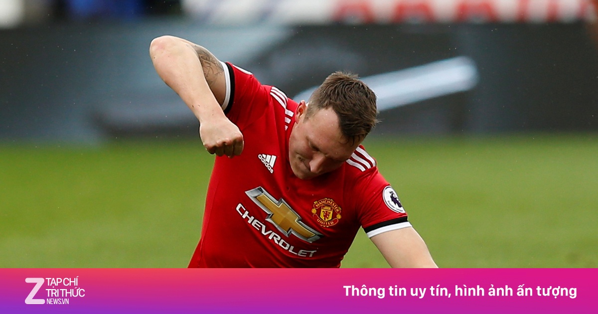 Nỗi xấu hổ của Phil Jones