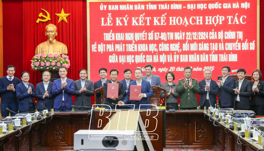 UBND tỉnh làm việc với Đại học Quốc gia Hà Nội về hợp tác đào tạo, phát triển khoa học và chuyển đổi số