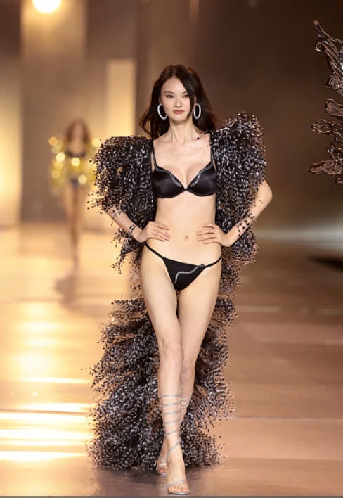 nhung trang phuc an tuong nhat mua victoria s secret 2024 hinh anh 18