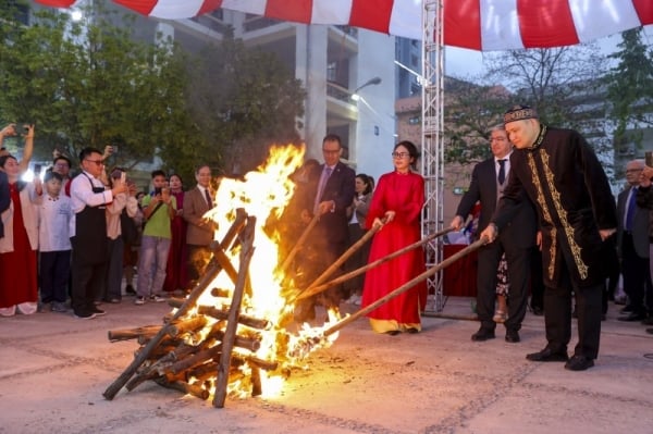 Bustling Novruz festival atmosphere in Hanoi