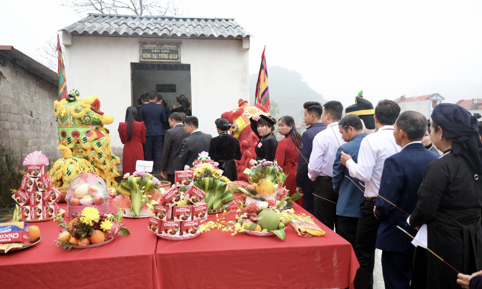 Tra Linh 타운의 "Hang Tan" 축제