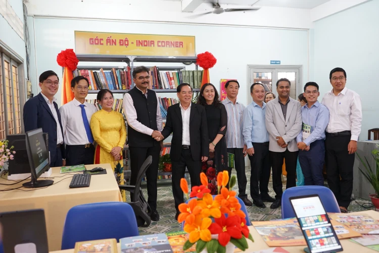 Inauguration du « Coin Inde » à la bibliothèque Nguyen Dinh Chieu