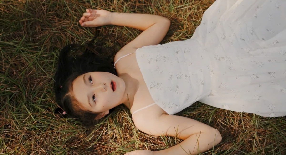  emily wagner don tim khan gia voi ca khuc chua lanh hinh anh 2