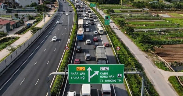 Ministry of Construction agrees to study investment in expanding Phap Van expressway