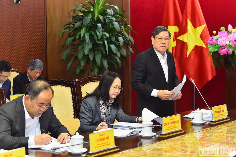 Präsident Luong Cuong: Quang Ninh muss schnell und konsequent handeln und anderen Gemeinden ein Beispiel geben. Foto 1