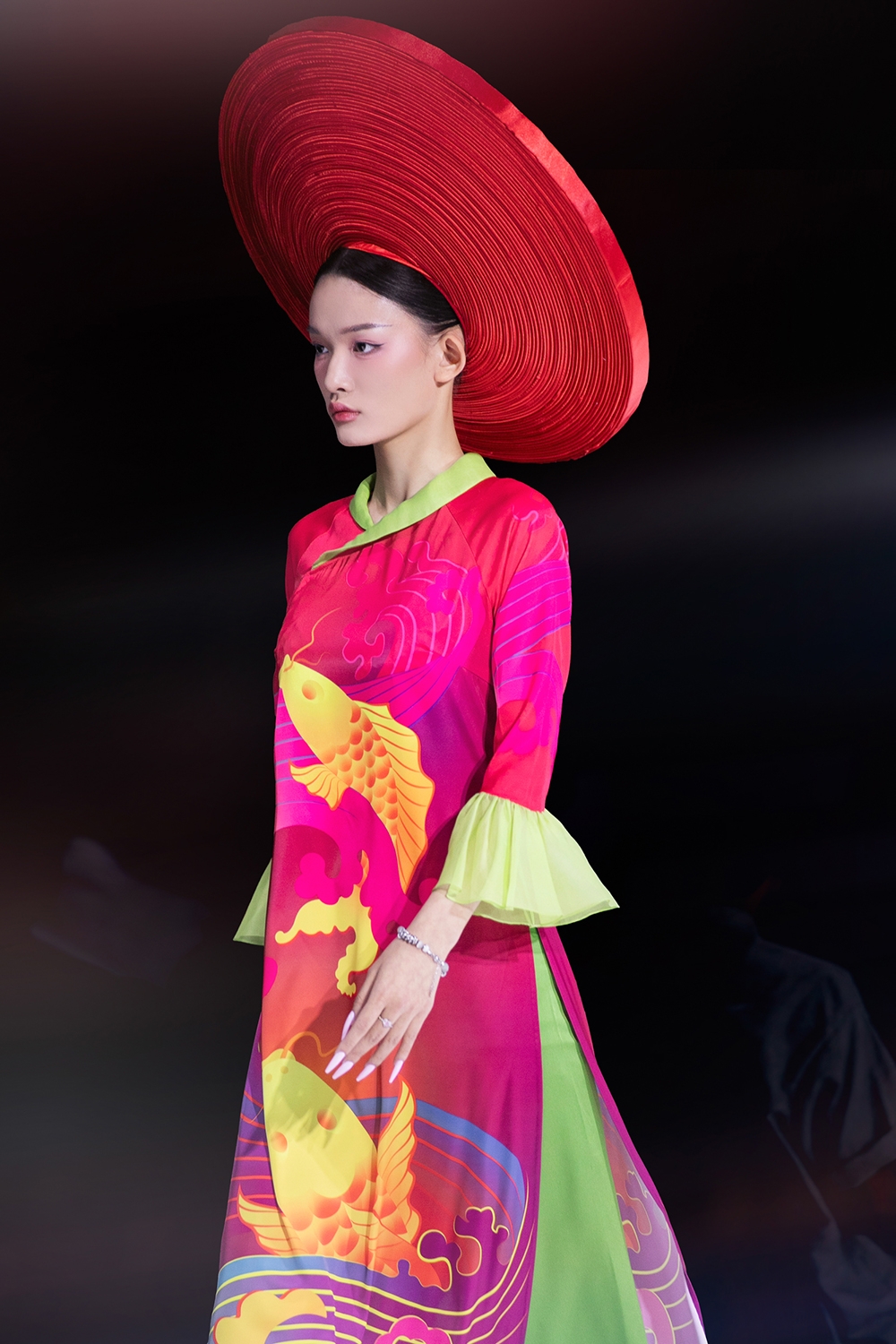 ntk thuy nguyen mang loi ca da co hoai lang vao bo suu tap ao dai hinh anh 5