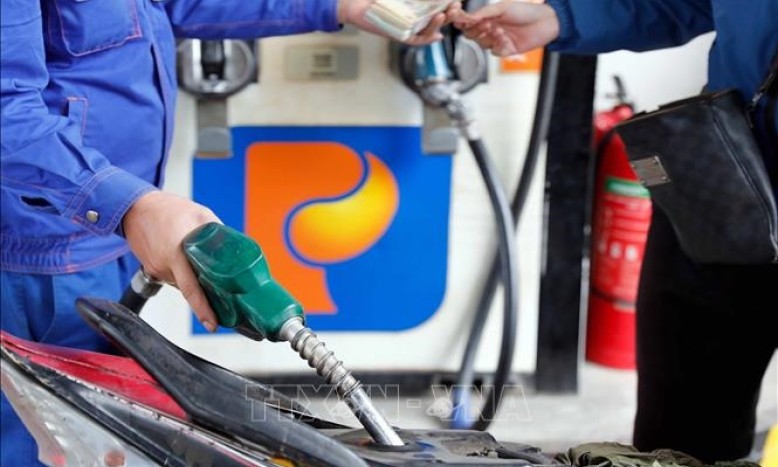 Desde esta tarde (20 de marzo), el precio de la gasolina aumentó en más de 400 VND/litro - Periódico Lang Son